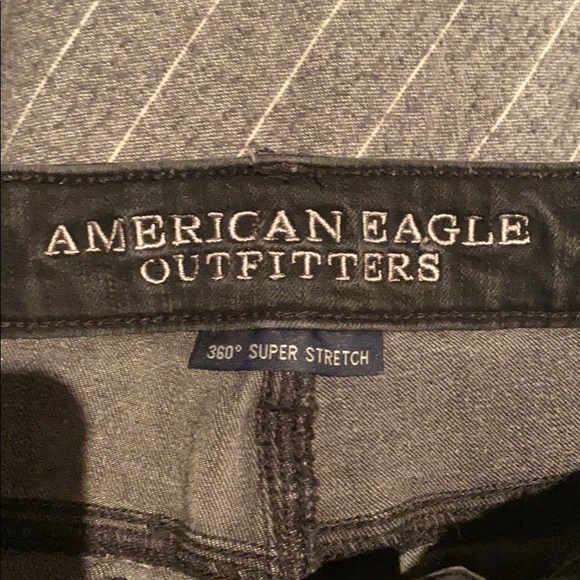 American Eagle Outfitters Hi-Rise shorts+ t-shirt - Picture 3 of 5